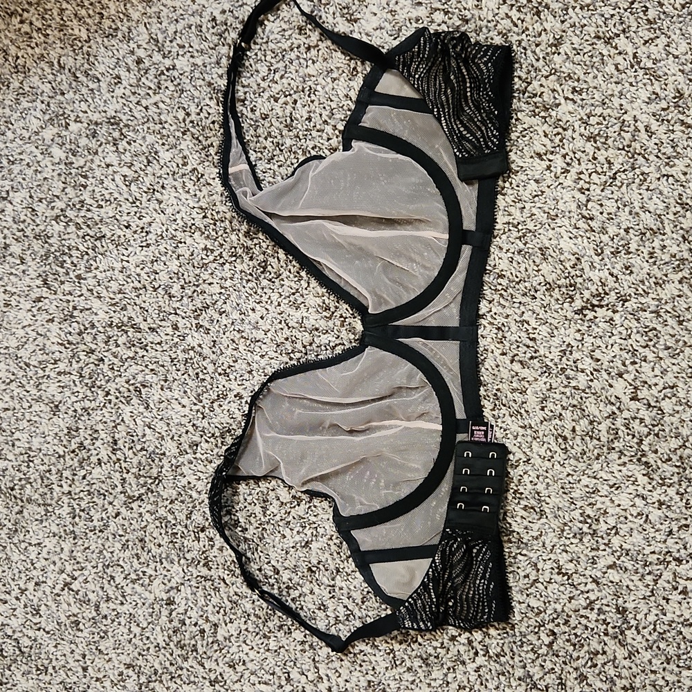 Bra - Picture 2 of 3